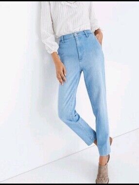 Madewell Light Wash Straight Leg Jeans. Size 27